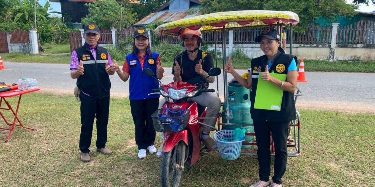 รวมพลังชุมชนตั้งด่านปากหวานบ้านหัวหนองตำบลหนองบอนอำเภอโกสุมพิสัยจังหวัดมหาสารคามเป็นต้นแบบเข้มมาตรการ 3 ม 2 ข1 ร 12 รวมพลังชุมชนตั้งด่านปากหวานบ้านหัวหนองตำบลหนองบอนอำเภอโกสุมพิสัยจังหวัดมหาสารคามเป็นต้นแบบเข้มมาตรการ 3 ม 2 ข1 ร