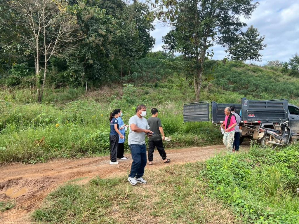 ระทึก ! "นายกประภาส" ทต.เวียงต้า มอบปลัด และรถกู้ชีพ-กู้ภัย ทต.เวียงต้า เข้าช่วยเหลือเร่งด่วน รถอิแต๋นบรรทุกข้าวโพดตกดอยที่บ้านแสนทอง 13 Talknews Online