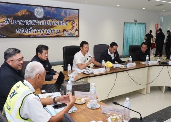 แม่ฮ่องสอน รองผู้ว่าราชการจังหวัดแม่ฮ่องสอน ให้การต้อนรับ รองอธิบดีกรมท่าอากาศยาน และกรรมการผู้จัดการบริษัท เอ็ม – แลนดาร์ช จำกัด