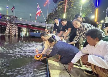 ปทุมธานี นายกคลองสามบึ่งจักรยานยนต์ออกงานวันลอยกระทงกว่า 50 งาน 18 ปทุมธานี นายกคลองสามบึ่งจักรยานยนต์ออกงานวันลอยกระทงกว่า 50 งาน