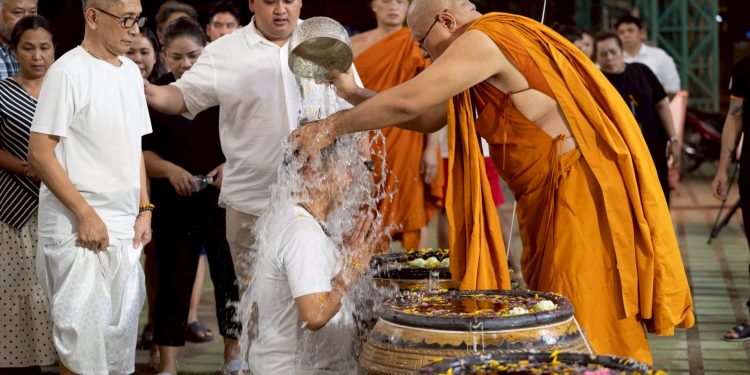 วัดไผ่ล้อมฯ จัด 3 พิธีศักดิ์ แห่งคืนเดือนเพ็ญรับมงคล เทศกาลลอยกระทง ปี 68