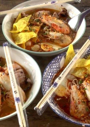 สกลนคร ชิมก๋วยเตี๋ยวทะเลร้านคูเมืองแคมป์อิ่มอร่อยราคาเบาๆ 16 สกลนคร ชิมก๋วยเตี๋ยวทะเลร้านคูเมืองแคมป์อิ่มอร่อยราคาเบาๆ