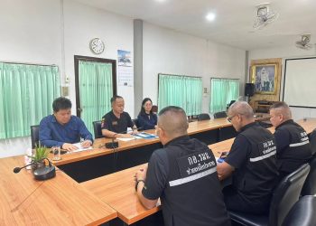 สำนักจัดการทรัพยากรป้าไม้ที่ 3 สาขาแพร่ ร่วมกับ กองอำนวยการรักษาความมั่นคงภายในจังหวัดแพร่ จัดประชุมเตรียมความพร้อมการแก้ไขปัญหาหมอกควันไฟป่า ปี 2568 18 สำนักจัดการทรัพยากรป้าไม้ที่ 3 สาขาแพร่ ร่วมกับ กองอำนวยการรักษาความมั่นคงภายในจังหวัดแพร่ จัดประชุมเตรียมความพร้อมการแก้ไขปัญหาหมอกควันไฟป่า ปี 2568