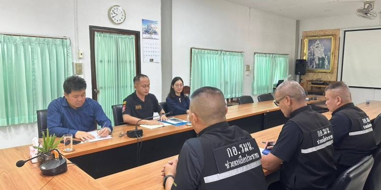 สำนักจัดการทรัพยากรป้าไม้ที่ 3 สาขาแพร่ ร่วมกับ กองอำนวยการรักษาความมั่นคงภายในจังหวัดแพร่ จัดประชุมเตรียมความพร้อมการแก้ไขปัญหาหมอกควันไฟป่า ปี 2568 12 สำนักจัดการทรัพยากรป้าไม้ที่ 3 สาขาแพร่ ร่วมกับ กองอำนวยการรักษาความมั่นคงภายในจังหวัดแพร่ จัดประชุมเตรียมความพร้อมการแก้ไขปัญหาหมอกควันไฟป่า ปี 2568