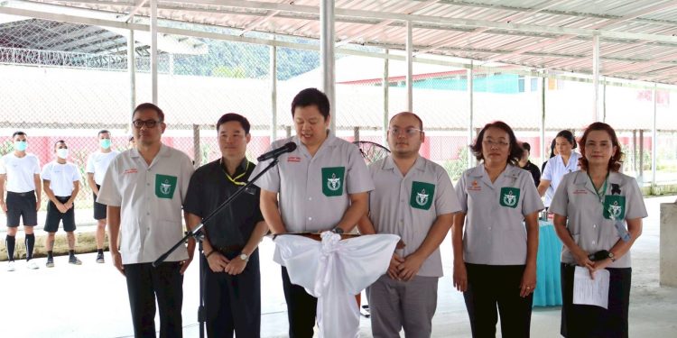 รองผู้ว่าฯพังงา เปิดกิจกรรมการขับเคลื่อนการสร้างเสริมสุขภาพช่องปากในกลุ่มผู้ต้องราชทัณฑ์ ในเรือนจำจังหวัดพังงา ภายใต้โครงการเทิดพระเกียรติ 125 ปี แห่งการพระราชสมภพสมเด็จพระศรีนครนิทราบรมราชชนนี 12 รองผู้ว่าฯพังงา เปิดกิจกรรมการขับเคลื่อนการสร้างเสริมสุขภาพช่องปากในกลุ่มผู้ต้องราชทัณฑ์ ในเรือนจำจังหวัดพังงา ภายใต้โครงการเทิดพระเกียรติ 125 ปี แห่งการพระราชสมภพสมเด็จพระศรีนครนิทราบรมราชชนนี