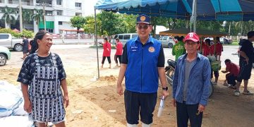 สิงห์บุรี / นายอำเภอพรหมบุรี ลงพื้นที่ตรวจสถานการณ์น้ำและให้กำลังใจประชาชนในพื้นที่ตำบลโรงช้าง 29 สิงห์บุรี / นายอำเภอพรหมบุรี ลงพื้นที่ตรวจสถานการณ์น้ำและให้กำลังใจประชาชนในพื้นที่ตำบลโรงช้าง