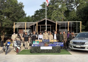 ทพ.2110 ทพ.21 รวบสองหนุ่มชาวอุดรธานี ขนยาบ้ากว่า 2 แสนเม็ด ที่ลักลอบนำเข้าจากประเทศเพื่อนบ้าน เตรียมไว้จำหน่ายในพื้นที่ 33 ทพ.2110 ทพ.21 รวบสองหนุ่มชาวอุดรธานี ขนยาบ้ากว่า 2 แสนเม็ด ที่ลักลอบนำเข้าจากประเทศเพื่อนบ้าน เตรียมไว้จำหน่ายในพื้นที่