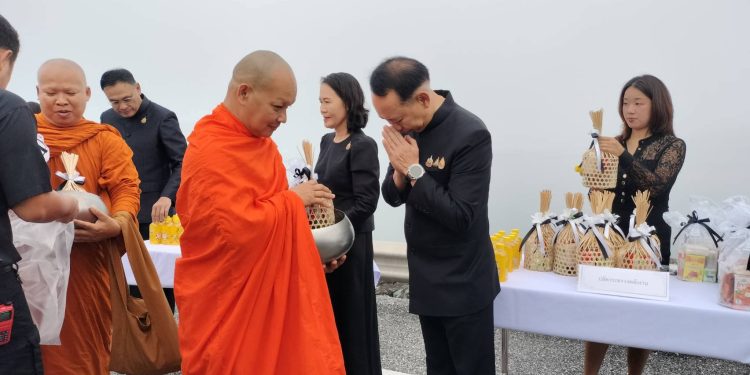 รมว.อรรถพล” นำทีมพลังงาน และ กฟผ. ร่วมกับชาวอุตรดิตถ์ กว่า 1,000 คน จัดกิจกรรมน้อมถวายความอาลัย“พระพันปีหลวง” ณ เขื่อนสิริกิติ์ 12 รมว.อรรถพล” นำทีมพลังงาน และ กฟผ. ร่วมกับชาวอุตรดิตถ์ กว่า 1,000 คน จัดกิจกรรมน้อมถวายความอาลัย“พระพันปีหลวง” ณ เขื่อนสิริกิติ์