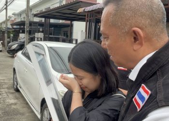 ปทุมธานี จ่าคิงส์พาแม่น้องวัย17ปีตามคดีถูกรถเหยียบศรีษะดับผ่านมา10เดือนไร้การเหลียวแลจากคู่กรณี 33 ปทุมธานี จ่าคิงส์พาแม่น้องวัย17ปีตามคดีถูกรถเหยียบศรีษะดับผ่านมา10เดือนไร้การเหลียวแลจากคู่กรณี