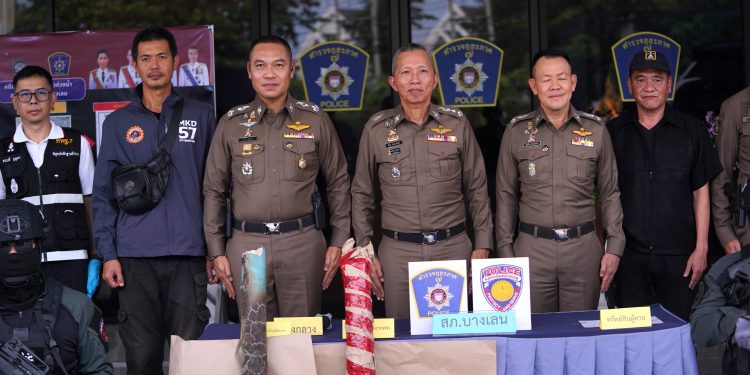 นครปฐม ผบช.ภ.7 แถลงปิดคดี รวบไอ้โชคเซียนพระ มือฆ่าหญิงเจ้าของโรงงานเฟอร์นิเจอร์ ถ่วงน้ำ 12 นครปฐม ผบช.ภ.7 แถลงปิดคดี รวบไอ้โชคเซียนพระ มือฆ่าหญิงเจ้าของโรงงานเฟอร์นิเจอร์ ถ่วงน้ำ