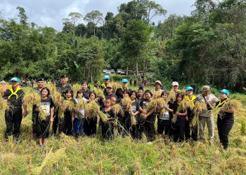 กาญจนบุรี - กิจกรรม "การทำนารวม สานสามัคคี สืบทอดวิถี ประเพณี วัฒนธรรม และการอนุรักษ์ผืนป่า" 16 กาญจนบุรี – กิจกรรม “การทำนารวม สานสามัคคี สืบทอดวิถี ประเพณี วัฒนธรรม และการอนุรักษ์ผืนป่า”