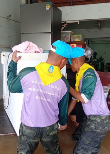 แม่ทัพไก่ สั่งการ ระดมกำลังพล เครื่องมือ เร่งช่วยเหลือประชาชน รับ ผลพวง พายุ ‘แคเมกี’ 24 ชั่วโมง