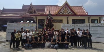 ครอบครัวพาณิชย์พิศาล บริจาคโลง จำนวน 100 ใบแก่ มูลนิธิจิตกุศลขอนแก่นเต็กก่าจีซิมเกาะ พร้อมถวาย เครื่องซักผ้าแด่ วัดมหาวงษ์ เนื่องในวันคล้ายวันเกิด