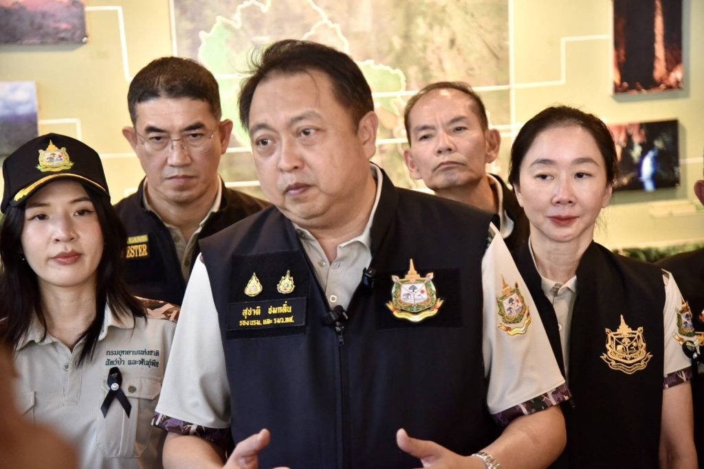 กาญจนบุรี - รองนายกฯสุชาติ" สั่งตั้งฐานปฏิบัติการร่วมอุทยานฯ ตชด. ทหาร ป้องกันลักลอบขุดทองในเขตอุทยานฯทองผาภูมิ จังกาญจนบุรี 13 Talknews Online