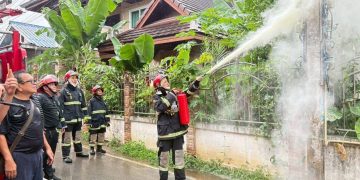 ปลอดภัยไว้ก่อน ! ไฟไหม้หม้อมิเตอร์ไฟฟ้า ม.2 ต.ช่อแฮ อ.เมืองแพร่ สามารถระงับเหตุควบคุมเพลิงไม่ให้ลุกลามได้ 29 ปลอดภัยไว้ก่อน ! ไฟไหม้หม้อมิเตอร์ไฟฟ้า ม.2 ต.ช่อแฮ อ.เมืองแพร่ สามารถระงับเหตุควบคุมเพลิงไม่ให้ลุกลามได้