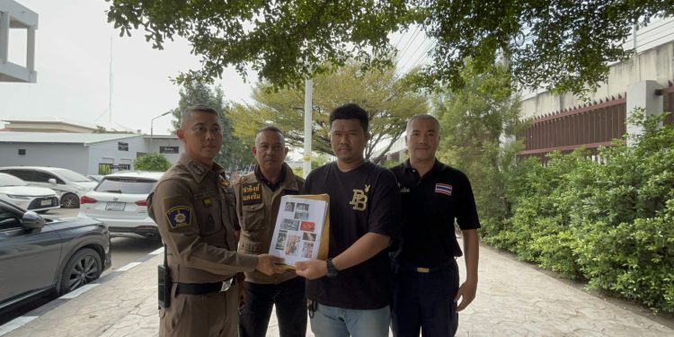 ปทุมธานี จ่าคิงส์พาเสี่ยโอ๊ตตามคดีทองหาย13บาทโอดไม่ได้คืนธุรกิจเจ๊งครอบครัวเดือดร้อน