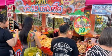 ลพบุรี คนละครึ่งพลัสคึกคักเทศบาลเมืองเปิดถนนคนเดินกระตุ้นเศรษกิจ