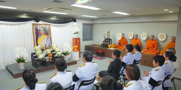 ชาวไทยในโอซาการ่วมใจถวายกุศล น้อมรำลึก “แม่แห่งแผ่นดิน” สมเด็จพระพันปีหลวง 12 ชาวไทยในโอซาการ่วมใจถวายกุศล น้อมรำลึก “แม่แห่งแผ่นดิน” สมเด็จพระพันปีหลวง