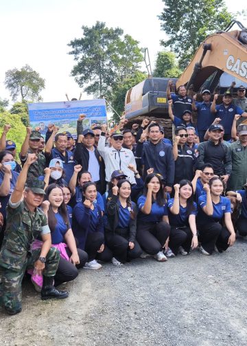 จันทบุรี/“พลังรักแผ่นดินของคนชายแดนเปิดทางยุทธศาสตร์เส้นใหม่” ชาวหนองตาคง รวมพลังเปิดป่า–สร้างถนนเลียบชายแดน 5 กิโลเมตร หนุนภารกิจทหารปกป้องอธิปไตยไทย