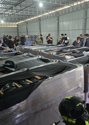 เชียงราย ทลายโกดังยาบ้า 10 ล้านเม็ด กลางเมืองเชียงราย ซุกในโซฟาเตรียมส่งเข้ากรุงเทพฯ