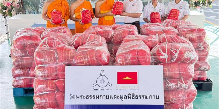 วัดพระธรรมกาย มูลนิธิธรรมกาย ส่งความช่วยเหลือผู้ประสบอุทกภัยอำเภอสองพี่น้อง