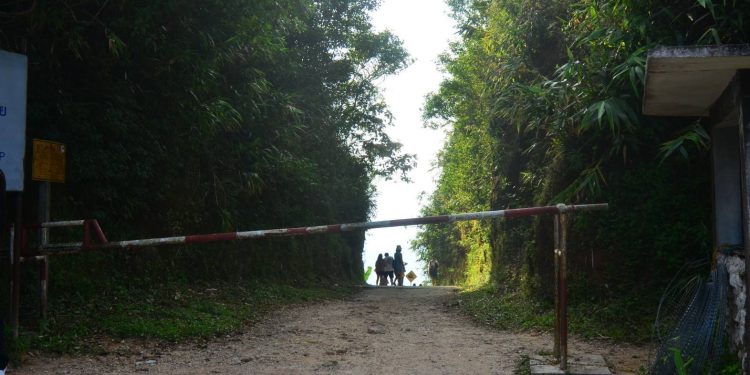 กาญจนบุรี – ทหารเมียนมาบินทิ้งระเบิด ถล่มด้วยปืนกลหนัก ฐานที่ตั้งชนกลุ่มน้อย กะเหรี่ยง KNU ตรงข้าม ตำบลปิล๊อก อำเภอทองผาภูมิ ส่วนฝั่งไทยไร้ผลกระทบ