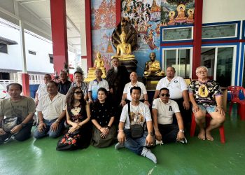 สำนักข่าวกล้าลุย จัดกิจกรรมฟังเทศน์ธรรม จากหลวงปู่ฤาษีเกศแก้ว ถือฤกษ์งามยามดีออกบัตรผู้สื่อข่าววันแรก