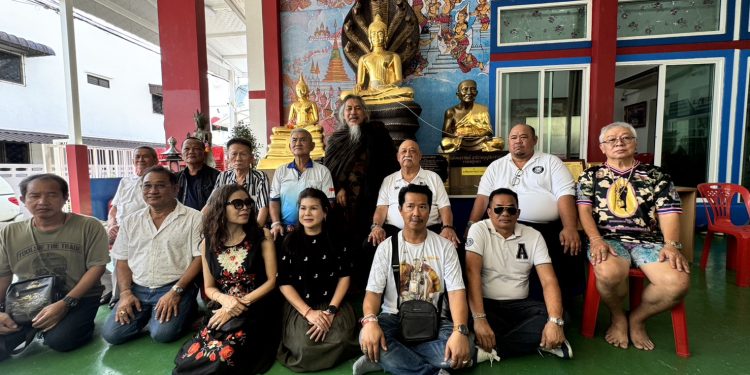 สำนักข่าวกล้าลุย จัดกิจกรรมฟังเทศน์ธรรม จากหลวงปู่ฤาษีเกศแก้ว ถือฤกษ์งามยามดีออกบัตรผู้สื่อข่าววันแรก