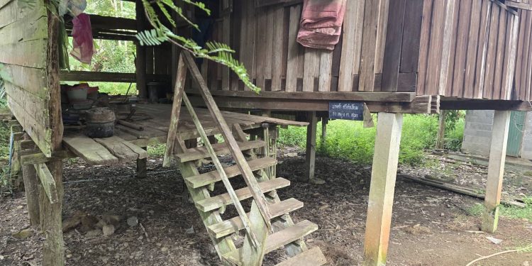 น่าน – เศร้า! ชายเมืองน่านจบชีวิตในบ้าน คาดเครียดสะสม ญาติไม่ติดใจการเสียชีวิต 12 น่าน – เศร้า! ชายเมืองน่านจบชีวิตในบ้าน คาดเครียดสะสม ญาติไม่ติดใจการเสียชีวิต