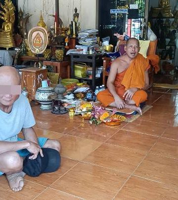 ปราจีนบุรี หนุ่มตีเนียนฉกเงินเก้าพันในย่ามไปแจกสาว