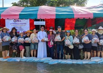 สิงห์บุรี / สังฆมณฑลนครสวรรค์มอบถุงยังชีพช่วยเหลือผู้ประสบอุทกภัยจังหวัดสิงห์บุรี 17 สิงห์บุรี / สังฆมณฑลนครสวรรค์มอบถุงยังชีพช่วยเหลือผู้ประสบอุทกภัยจังหวัดสิงห์บุรี