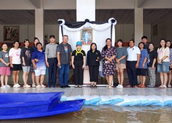 สิงห์บุรี /ศึกษาธิการจังหวัดสิงห์บุรี ตรวจเยี่ยมและมอบสิ่งของให้โรงเรียนพระกุมารเยซูบ้านแป้ง 15 สิงห์บุรี /ศึกษาธิการจังหวัดสิงห์บุรี ตรวจเยี่ยมและมอบสิ่งของให้โรงเรียนพระกุมารเยซูบ้านแป้ง