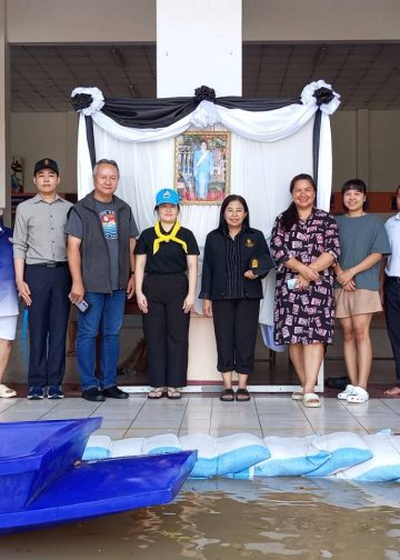 สิงห์บุรี /ศึกษาธิการจังหวัดสิงห์บุรี ตรวจเยี่ยมและมอบสิ่งของให้โรงเรียนพระกุมารเยซูบ้านแป้ง