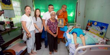 หลวงพี่น้ำฝน รุดช่วยคุณอดีตอาจารย์โรงเรียนดัง หมดตัวสามีเสียชีวิต ลูกชายคนเล็กป่วยติดเตียงทำครอบครัวทรุด