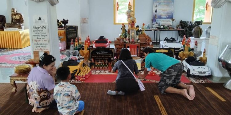 ปทุมธานี ไอ้ไข่วัดบึงบาให้ยอดปิดงานตามเป้าหลักแสนทุกครั้งเกินกว่า20ครั้ง สาวขอโชคครั้งแรกได้2คู่