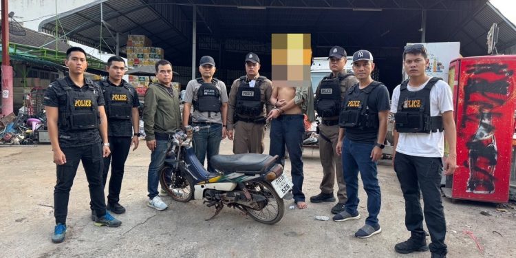 กาฬสินธุ์ ตร.เมืองกาฬสินธุ์รับแจ้ง-วางแผน จับหนุ่มเมายาบ้าอาละวาดขู่ทำร้ายแม่