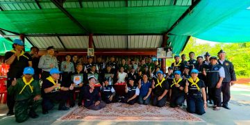 (สุรินทร์) ผบ.มทบ.25 ออกเยี่ยมเยียนมอบสิ่งของเครื่องอุปโภค – บริโภค ผ้าห่มกันหนาว ช่วยเหลือประชาชนที่ได้รับผลกระทบจากภัยหนาว