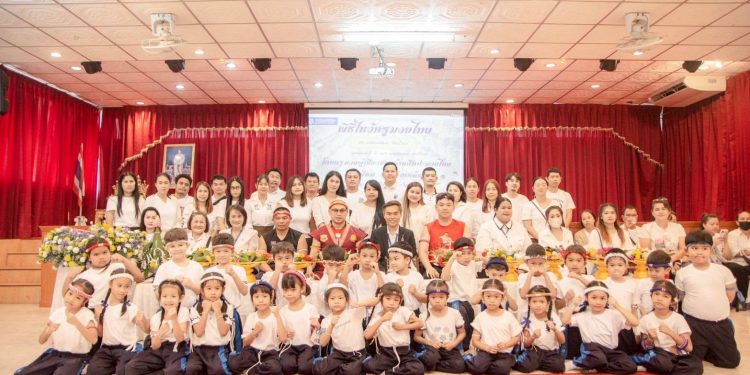 โรงเรียน จำรัส วิทยา จัดกิจกรรม “แม่ไม้มวยไทย..กับการเรียนรู้ของเด็กๆ วัยประถม” ปลูกจิตสำนึก เอกลักษณ์ ภูมิปัญญาวัฒธรรม ความเป็นไทย และส่งเสริมร่างกายจิตใจ 12 โรงเรียน จำรัส วิทยา จัดกิจกรรม “แม่ไม้มวยไทย..กับการเรียนรู้ของเด็กๆ วัยประถม” ปลูกจิตสำนึก เอกลักษณ์ ภูมิปัญญาวัฒธรรม ความเป็นไทย และส่งเสริมร่างกายจิตใจ