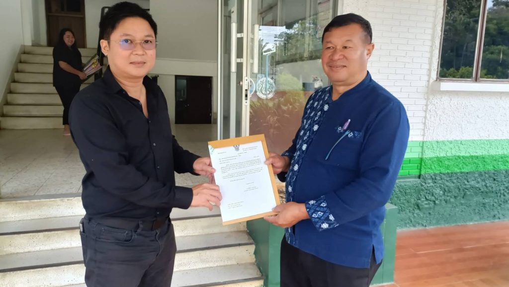 ชาวบ้านได้เฮ "นายกสมศักดิ์ จันทร์บูรณ์" อบต.ห้วยโรง ยื่นหนังสือต่อชลประทานแพร่ ขอสนับสนุนถังเก็บน้ำ เพื่อใช้อุปโภค - บริโภค ให้กับประชาชน บ้านครกหนานทาฯ 13 Talknews Online