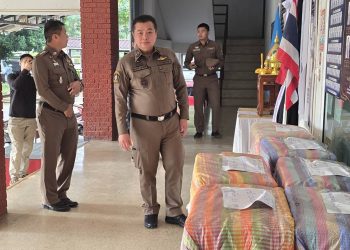 ตำรวจเชียงราย สกัดยาบ้า 6 ล้านเม็ด อำพรางซ่อนไว้ข้างเมรุเผาศพ 16 ตำรวจเชียงราย สกัดยาบ้า 6 ล้านเม็ด อำพรางซ่อนไว้ข้างเมรุเผาศพ