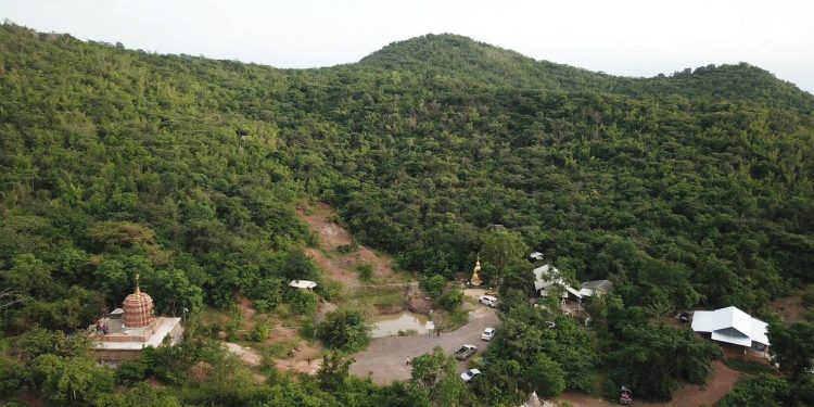 กาญจนบุรี – รพี ชำนาญเรือ มือปราบไซนาไนด์ ชื่อดัง จังหวัดกาญจน์ โพสต์ประจานที่พักสงฆ์รุกที่ทหาร แนะหน่วยงานตรวจสอบ