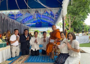 อิ่มบุญ ! "สจ.ณัฐชนนท์ พรรัตนอนันต์" เขต 2 อ.เมืองแพร่ ร่วมงานบวงสรวงขอพรจาก พระสิวลี เเละทำบุญตักบาตร ณ.วัดกาซ้องฯ 16 อิ่มบุญ ! “สจ.ณัฐชนนท์ พรรัตนอนันต์” เขต 2 อ.เมืองแพร่ ร่วมงานบวงสรวงขอพรจาก พระสิวลี เเละทำบุญตักบาตร ณ.วัดกาซ้องฯ