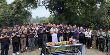 จันทบุรี/ประกอบพิธีบวงสรวงเจ้าป่าเจ้าเขา ก่อนเดินหน้าสร้างถนนเลียบชายแดน คลองตาคง 31 จันทบุรี/ประกอบพิธีบวงสรวงเจ้าป่าเจ้าเขา ก่อนเดินหน้าสร้างถนนเลียบชายแดน คลองตาคง