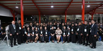 จังหวัดนครปฐม อำนวยความสะดวกให้กับประชาชนจากจังหวัดกระบี่ ที่เดินทางมาเข้าเฝ้าฯ กราบถวายบังคมพระบรมศพ สมเด็จพระนางเจ้าสิริกิติ์ พระบรมราชินีนาถ พระบรมราชชนนีพันปีหลวง ณ ศูนย์ต้อนรับและอำนวยความสะดวก พุทธมณฑล ก่อนเดินทางเข้าสู่พระที่นั่งดุสิตมหาปราสาท พระบรมมหาราชวัง 30 จังหวัดนครปฐม อำนวยความสะดวกให้กับประชาชนจากจังหวัดกระบี่ ที่เดินทางมาเข้าเฝ้าฯ กราบถวายบังคมพระบรมศพ สมเด็จพระนางเจ้าสิริกิติ์ พระบรมราชินีนาถ พระบรมราชชนนีพันปีหลวง ณ ศูนย์ต้อนรับและอำนวยความสะดวก พุทธมณฑล ก่อนเดินทางเข้าสู่พระที่นั่งดุสิตมหาปราสาท พระบรมมหาราชวัง