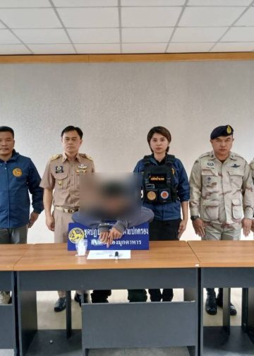 มุกดาหาร ปค.สิงห์เมืองมุก ลุยจับหนุ่มค้ายาบ้าชุมชนรากหญ้าขยายผลถึงตัวการใหญ่