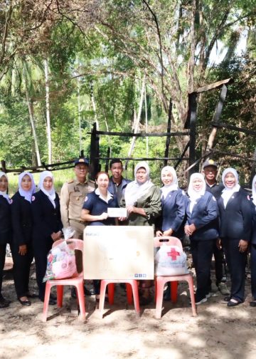 เหล่ากาชาดจังหวัดพังงา ลงพื้นที่เยี่ยมผู้ประสบอัคคีภัย ในพื้นที่อำเภอเกาะยาว 14 เหล่ากาชาดจังหวัดพังงา ลงพื้นที่เยี่ยมผู้ประสบอัคคีภัย ในพื้นที่อำเภอเกาะยาว
