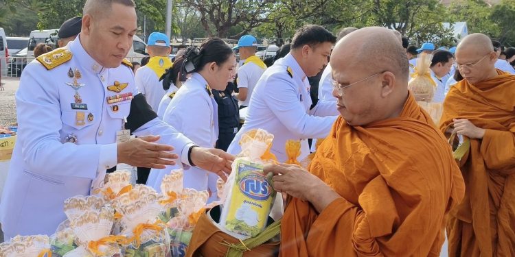 ผู้การนครปฐม จัดกิจกรรมเฉลิมพระเกียรติ ร.6 เนื่องในโอกาสวันสวรรคตครบ 100 ปีและพิธีเจริญพระพุทธมนต์และทำบุญตักบาตรพระสงฆ์ 100 รูป ถวายพระราชกุศลแด่พระบาทสมเด็จพระมงกุฎเกล้าเจ้าอยู่หัว เนื่องในโอกาสวันคล้ายวันสวรรคตครบ 100 ปี 25 พฤศจิกายน 2568 และถวายพระกุศลแด่สมเด็จพระเจ้าภคินีเธอ เจ้าฟ้าเพชรรัตนราชสุดา สิริโสภาพัณณวดี เนื่องในโอกาสคล้ายวันประสูติครบ 100 ปี 24 พฤศจิกายน 2568 12 ผู้การนครปฐม จัดกิจกรรมเฉลิมพระเกียรติ ร.6 เนื่องในโอกาสวันสวรรคตครบ 100 ปีและพิธีเจริญพระพุทธมนต์และทำบุญตักบาตรพระสงฆ์ 100 รูป ถวายพระราชกุศลแด่พระบาทสมเด็จพระมงกุฎเกล้าเจ้าอยู่หัว เนื่องในโอกาสวันคล้ายวันสวรรคตครบ 100 ปี 25 พฤศจิกายน 2568 และถวายพระกุศลแด่สมเด็จพระเจ้าภคินีเธอ เจ้าฟ้าเพชรรัตนราชสุดา สิริโสภาพัณณวดี เนื่องในโอกาสคล้ายวันประสูติครบ 100 ปี 24 พฤศจิกายน 2568