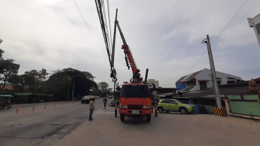 ปทุมธานี ชาวคลองสามโอด ไฟฟ้า ปะปา ขุดเจาะถนนทำรถติด นายกแดง ลั่น มีโครงการนำสายไฟลงดินเป็นที่แรกของจังหวัด จึงวิงวอนประชาชนอดทน หลังทำเสร็จจะคืนผิวการจราจรให้ดีกว่าเดิม 13 Talknews Online