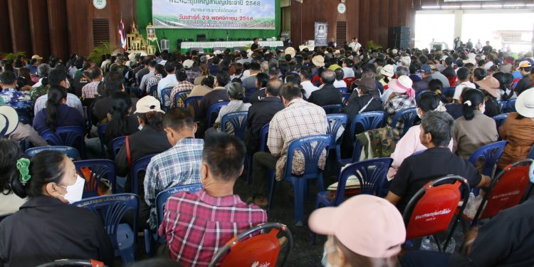 กาญจนบุรี – อ้อยราคาวิกฤตในรอบ 4 ปี!! สมาคมกลุ่มชาวไร่อ้อยเขต 7 จัดประชุมใหญ่ชี้แจงราคาอ้อยยังไม่เป็นที่พอใจ รอคำตอบจากรัฐบาลก่อนฤดูเปิดโรงงาน