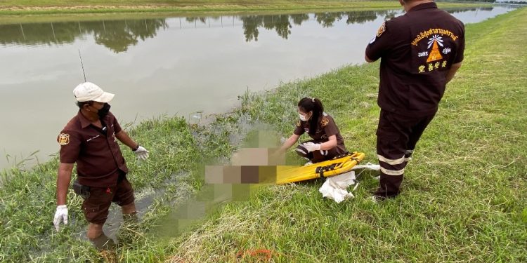 นครปฐม !สลดรับลอยกระทงพบศพหญิงเชือกมัดเอวผูกกับแท่นปูน ลอยในคลองชล คาดถูกฆาตรกรรมอำพราง มาโยนทิ้ง 12 นครปฐม !สลดรับลอยกระทงพบศพหญิงเชือกมัดเอวผูกกับแท่นปูน ลอยในคลองชล คาดถูกฆาตรกรรมอำพราง มาโยนทิ้ง